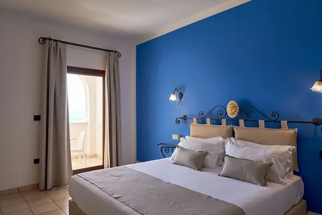 Tek Büyük Yataklı Oda, Balkon, Deniz Manzaralı