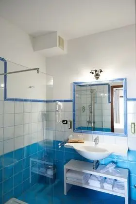 Tek Büyük Yataklı Oda, Balkon, Deniz Manzaralı