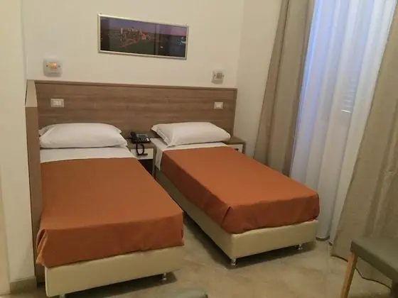 Economy Üç Kişilik Oda