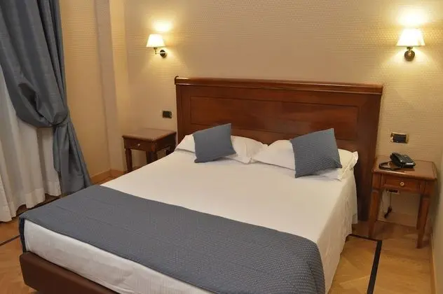 Economy Tek Büyük Yataklı Oda