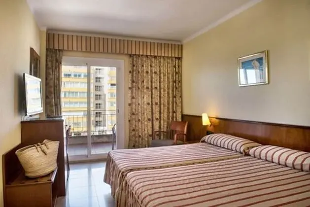 Family Oda (2 adults + 1 child Spa access)