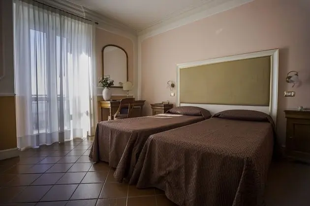 Standard Tek Büyük Yataklı Oda, Bahçe Manzaralı