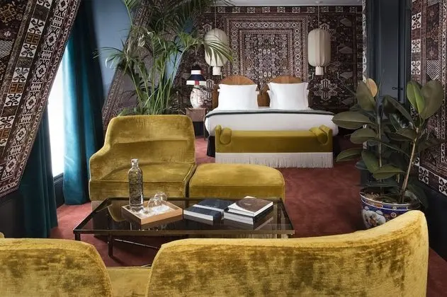 Junior Süit (Mercedes)