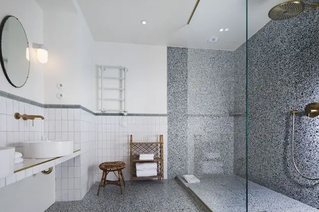 Junior Süit (Mercedes)