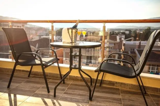 Dört Kişilik Oda, Balkon