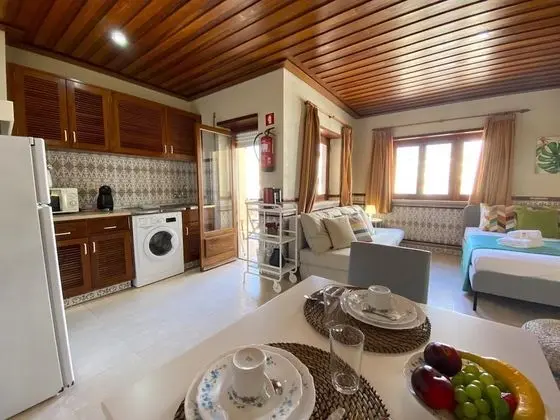 Odada yemek servisi