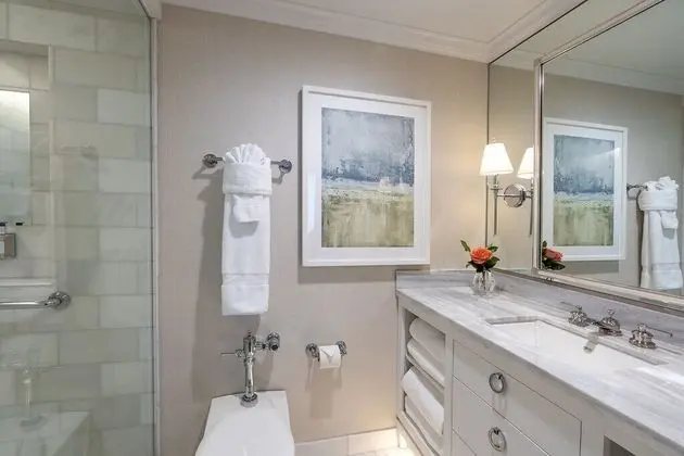 Iberville King Suite