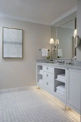Iberville King Suite