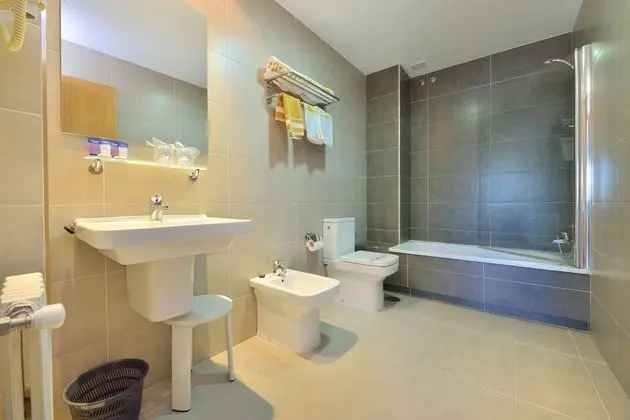 D - Habitación doble con vistas al mar