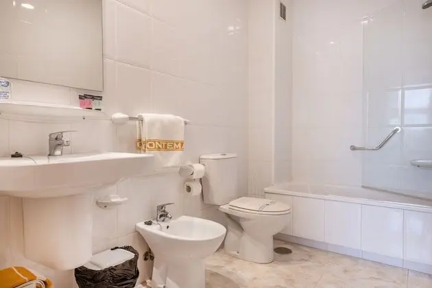 G - Habitación Familiar (2 adultos y 2 niños hasta 16 años)