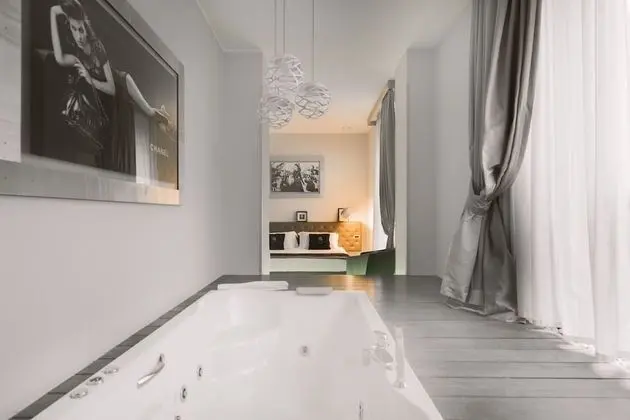 Deluxe Tek Büyük Yataklı Oda, Sıcak Su Küveti