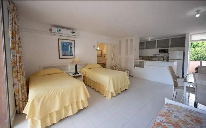3rd Floor Balcony, Garden View Studio