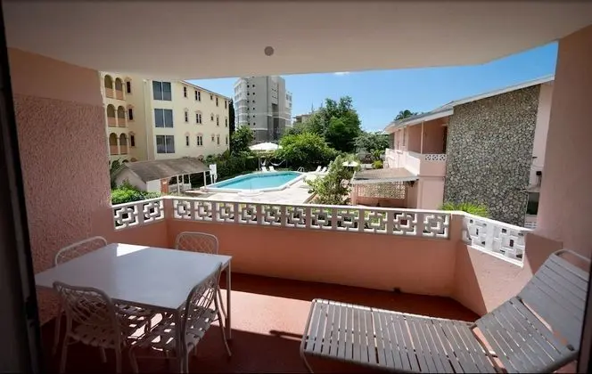Stüdyo, Havuz Manzaralı, Executive Katı
