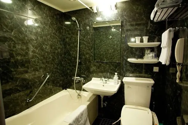 Oda, Sigara İçilmez (Adjoining Rooms, 2 Triple Rooms)