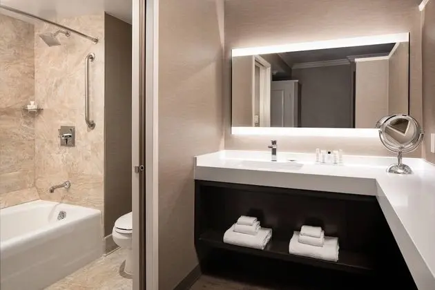 Oda, 2 Çift Kişilik Yatak, Şehir Manzaralı