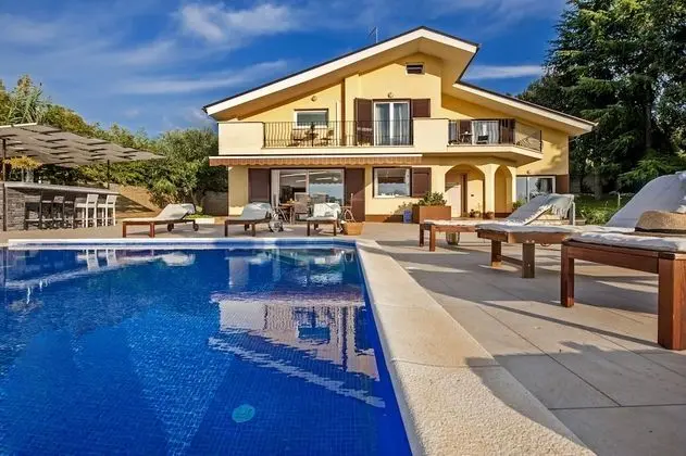 Villa, Sigara İçilebilir