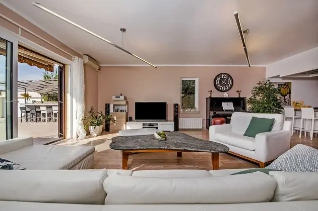 Villa, Sigara İçilebilir