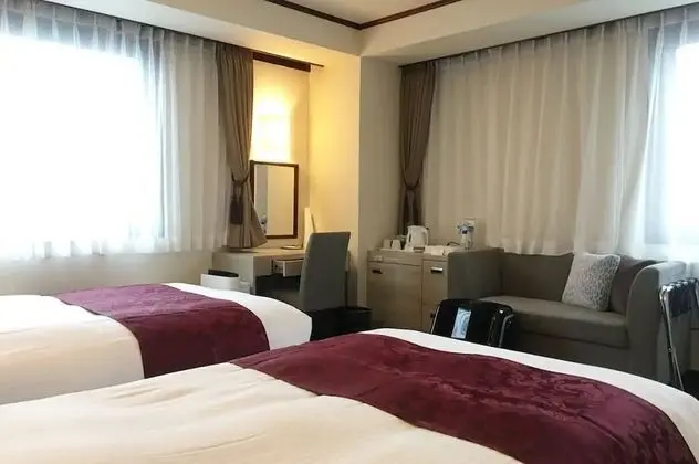 İki Ayrı Yataklı Oda, Sigara İçilmez