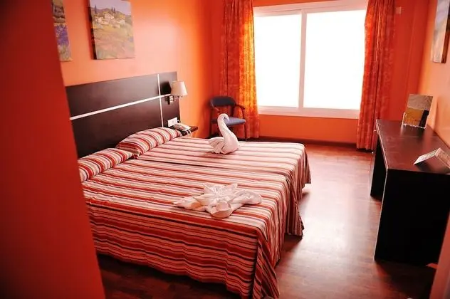 Tek Büyük Yataklı Oda (Interior)