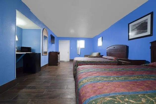 Oda, 2 Büyük (Queen) Boy Yatak