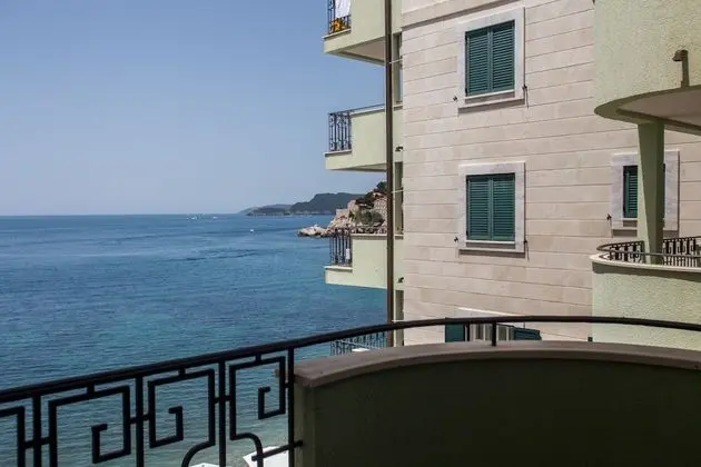 Apart Daire, Deniz Manzaralı (B)