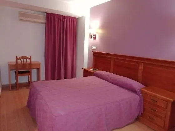 Tek Büyük Yataklı Oda