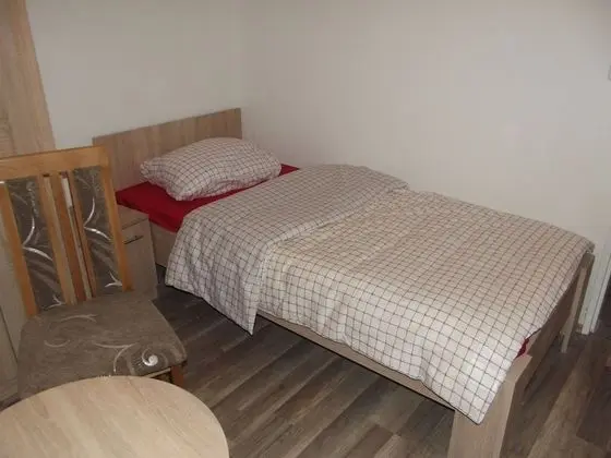 Üç Kişilik Oda, Ortak Banyo