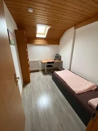 Basic Tek Büyük veya İki Ayrı Yataklı Oda