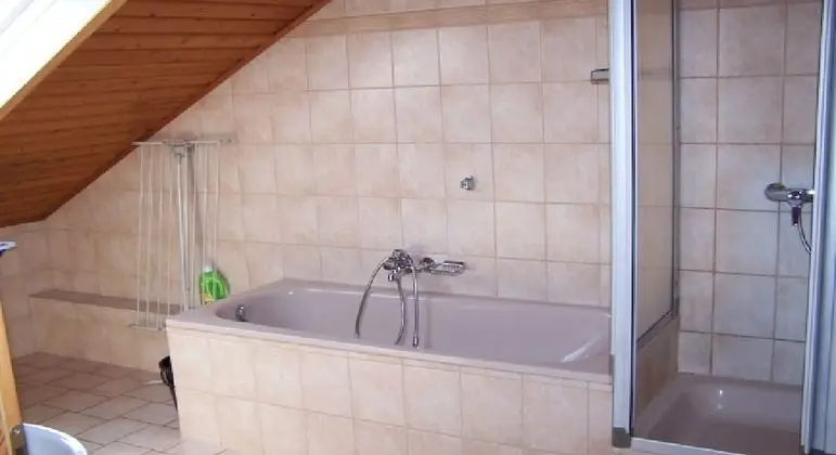 Basic Tek Büyük veya İki Ayrı Yataklı Oda