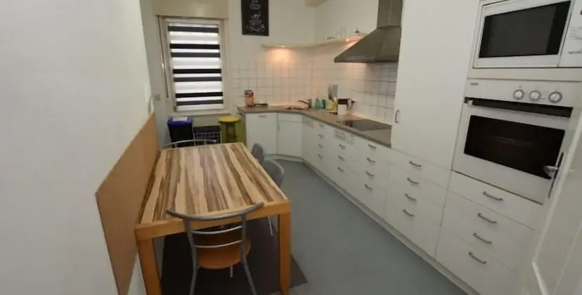 Tek Kişilik Oda (Room 11)
