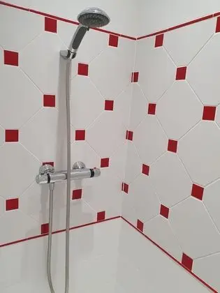 Üç Kişilik Oda (Rouge)