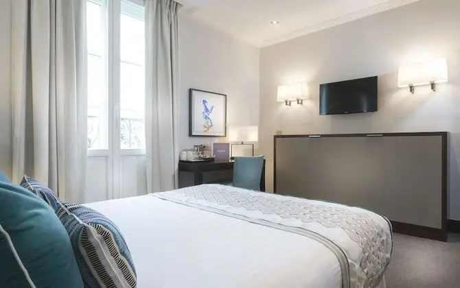 Deluxe Tek Büyük Yataklı Oda