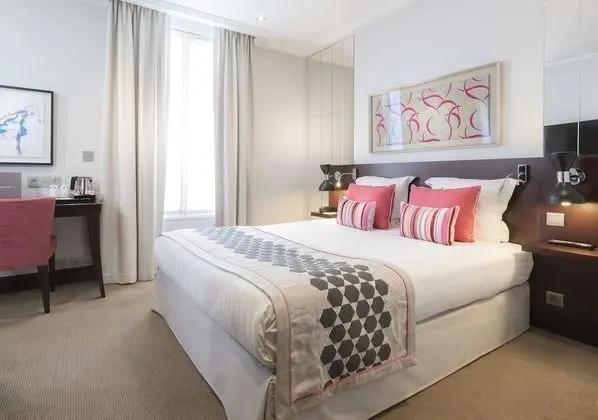 Deluxe Tek Büyük Yataklı Oda