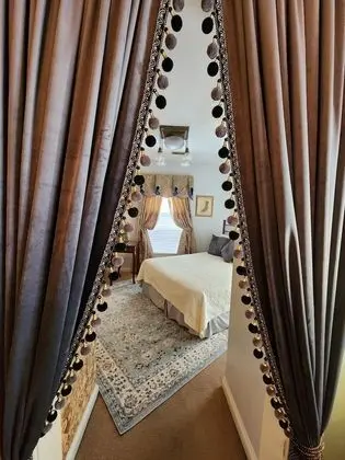 Büyük Yataklı Tek Kişilik Oda