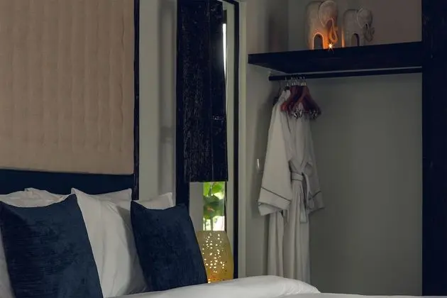 Deluxe Tek Büyük veya İki Ayrı Yataklı Oda (02 Way Transfers)