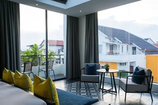 Junior Oda, Balkon