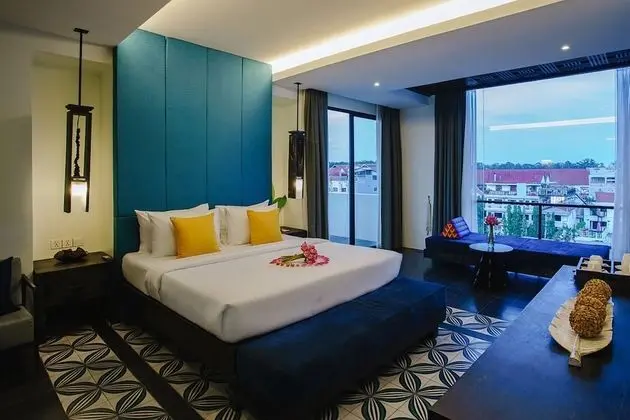 Royal Oda, Teras