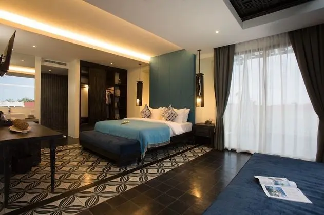Royal Oda, Teras