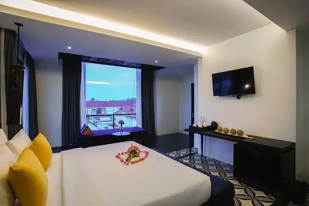 Royal Oda, Teras