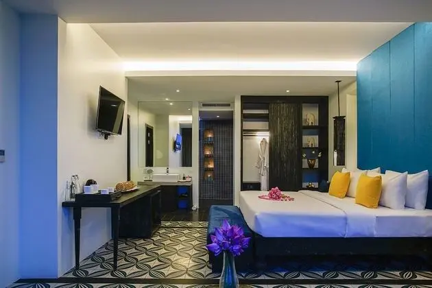 Royal Oda, Teras