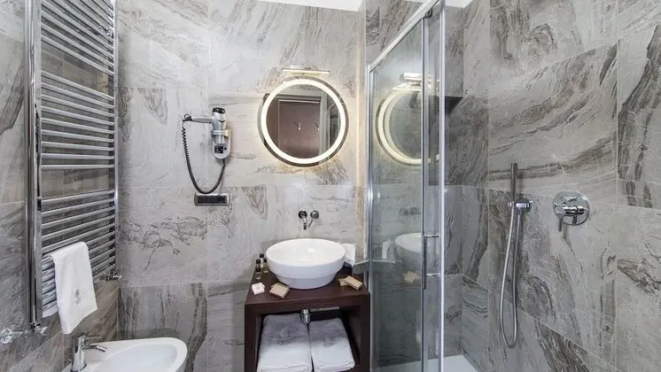 Standard Tek Büyük Yataklı Oda (1 Semi-double Bed)