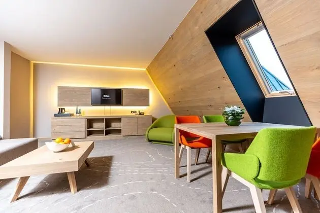 Deluxe Üç Kişilik Oda