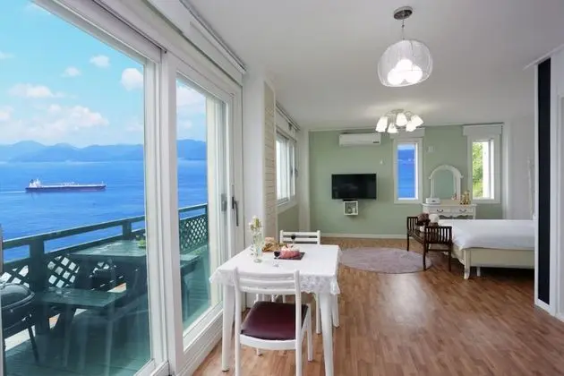 Rendezvous (Spa, Ocean View)