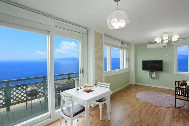 Rendezvous (Spa, Ocean View)