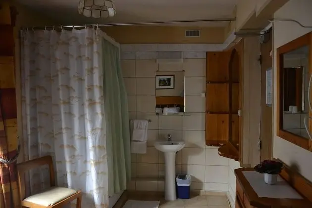 Family Oda, Özel Banyo (shared toilets)
