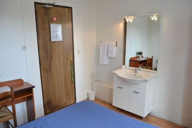 Tek Büyük Yataklı Oda, Özel Banyo (shared toilets)
