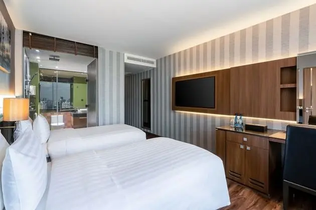 Premier Twin Room with City View