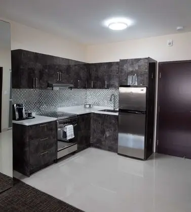 Standard Oda, 1 Büyük (Queen) Boy Yatak, Sigara İçilmez, Mutfak (Larger Room)