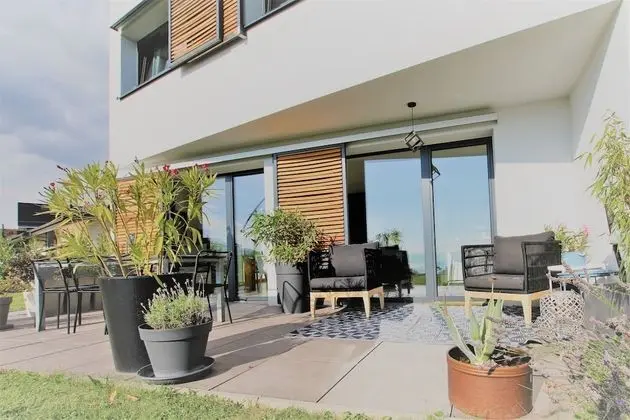 Luxury Ev, 3 Yatak Odası, Göl Manzaralı, Bahçeli