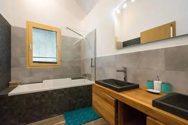 Luxury Ev, 3 Yatak Odası, Göl Manzaralı, Bahçeli
